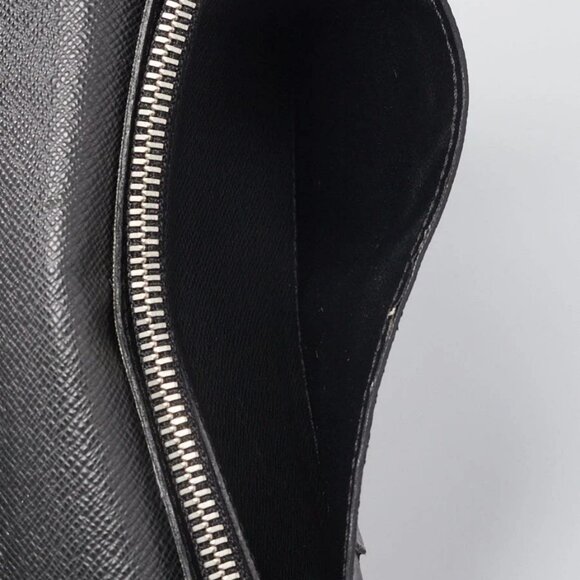 Louis Vuitton Black Taiga Leather Brazza Wallet - Picture 9 of 10